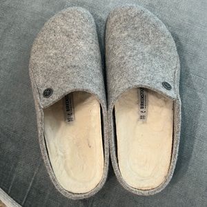 Birkenstock gray felt clogs